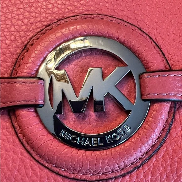 Michael Kors Coral Pink Pebbled Leather MK Circle Logo Wallet buttery Leather! - Picture 6 of 16